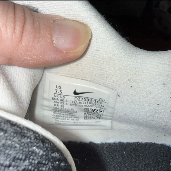 Nike Giannis Immortality Men's Basketball Sneakers Black/White Size 7.5 GUC - Picture 3 of 12